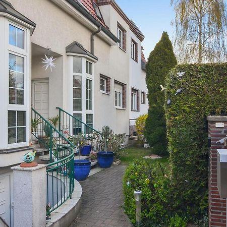 2 Bedroom Lovely Home In Берлин Екстериор снимка