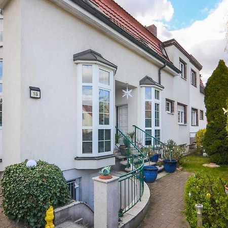 2 Bedroom Lovely Home In Берлин Екстериор снимка